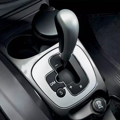 Interior de carro e câmbio automatizado